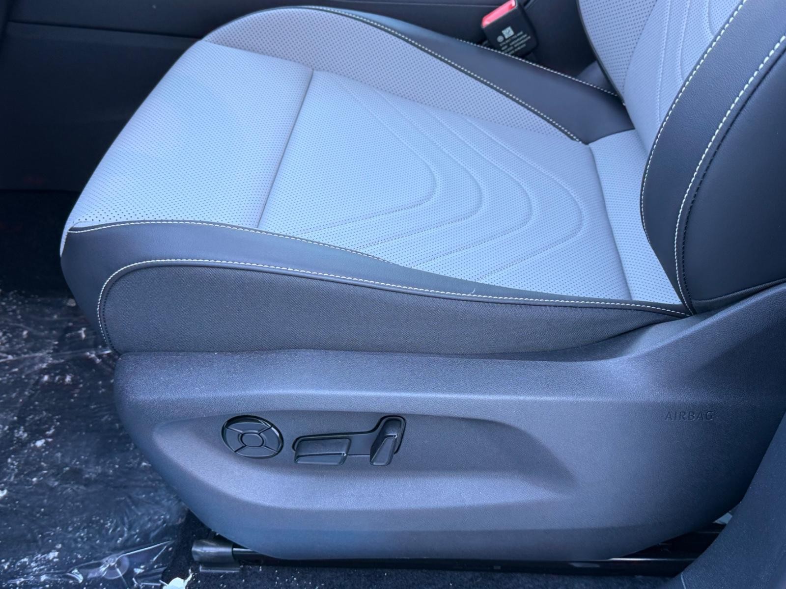 Volkswagen Tiguan Vehicle Image 17