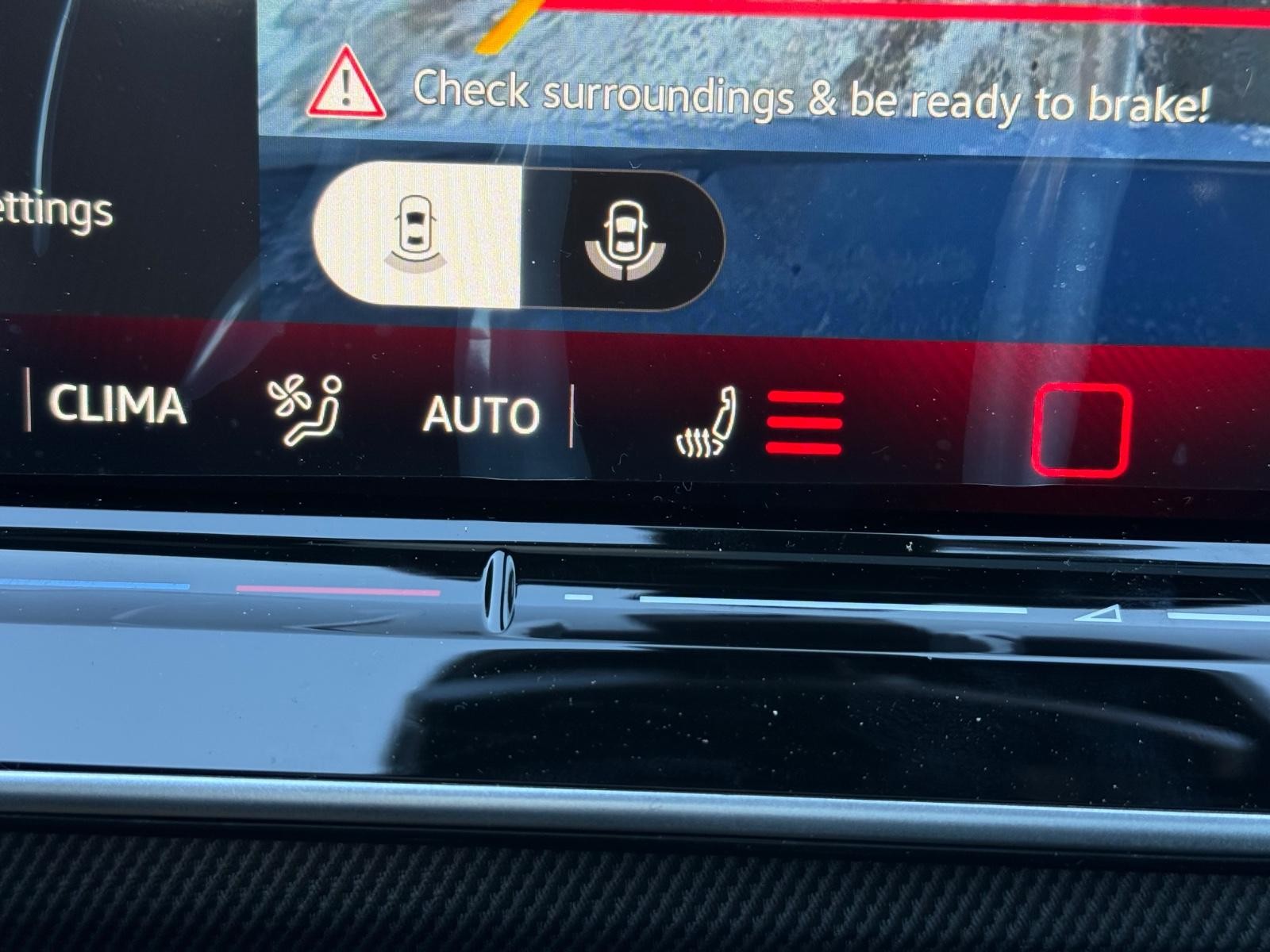 Volkswagen Golf GTI Vehicle Image 15