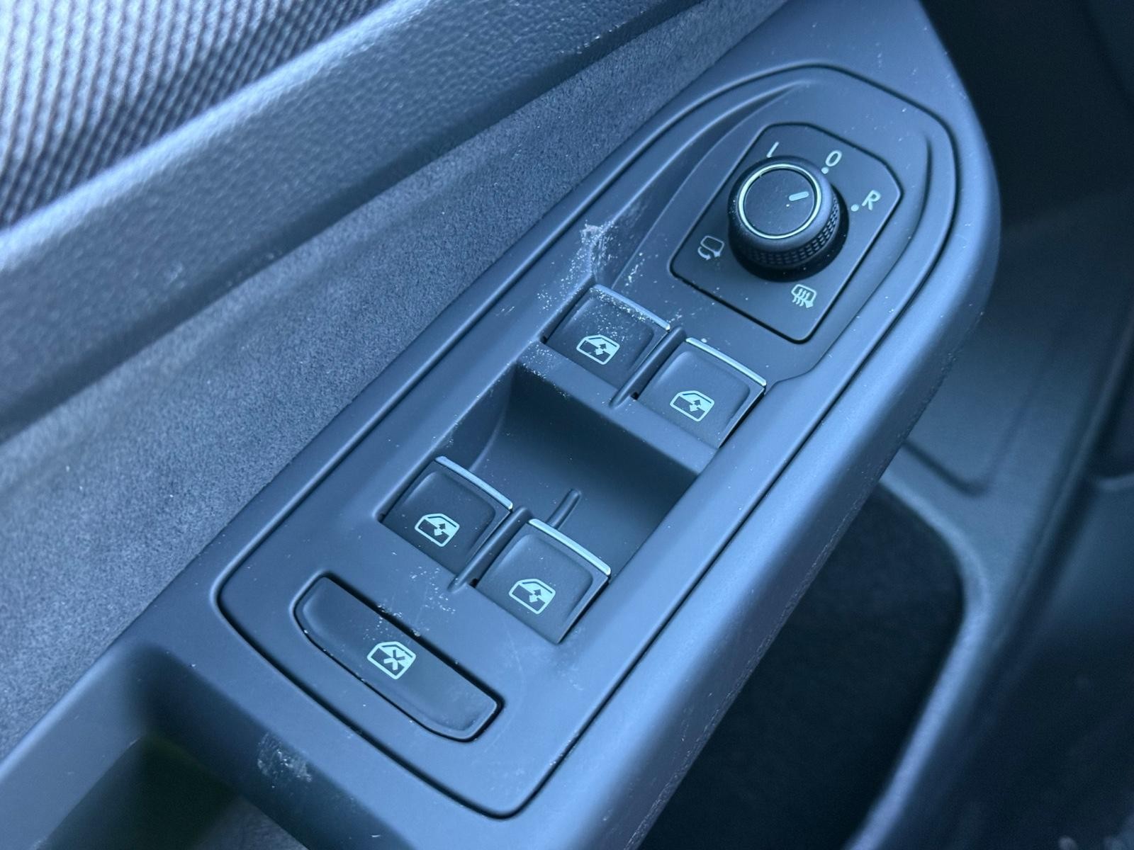 Volkswagen Golf GTI Vehicle Image 16