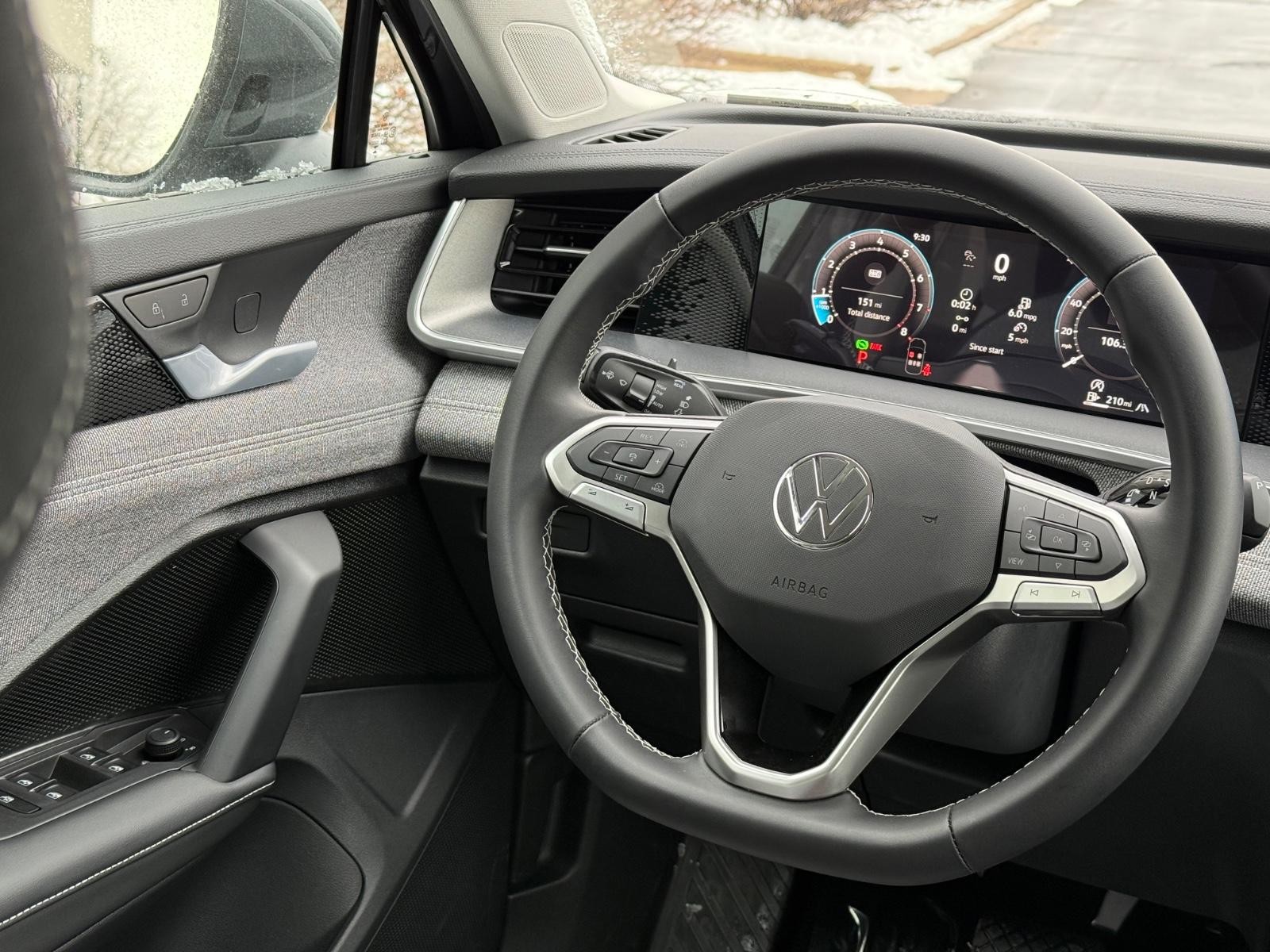 Volkswagen Tiguan Vehicle Image 08