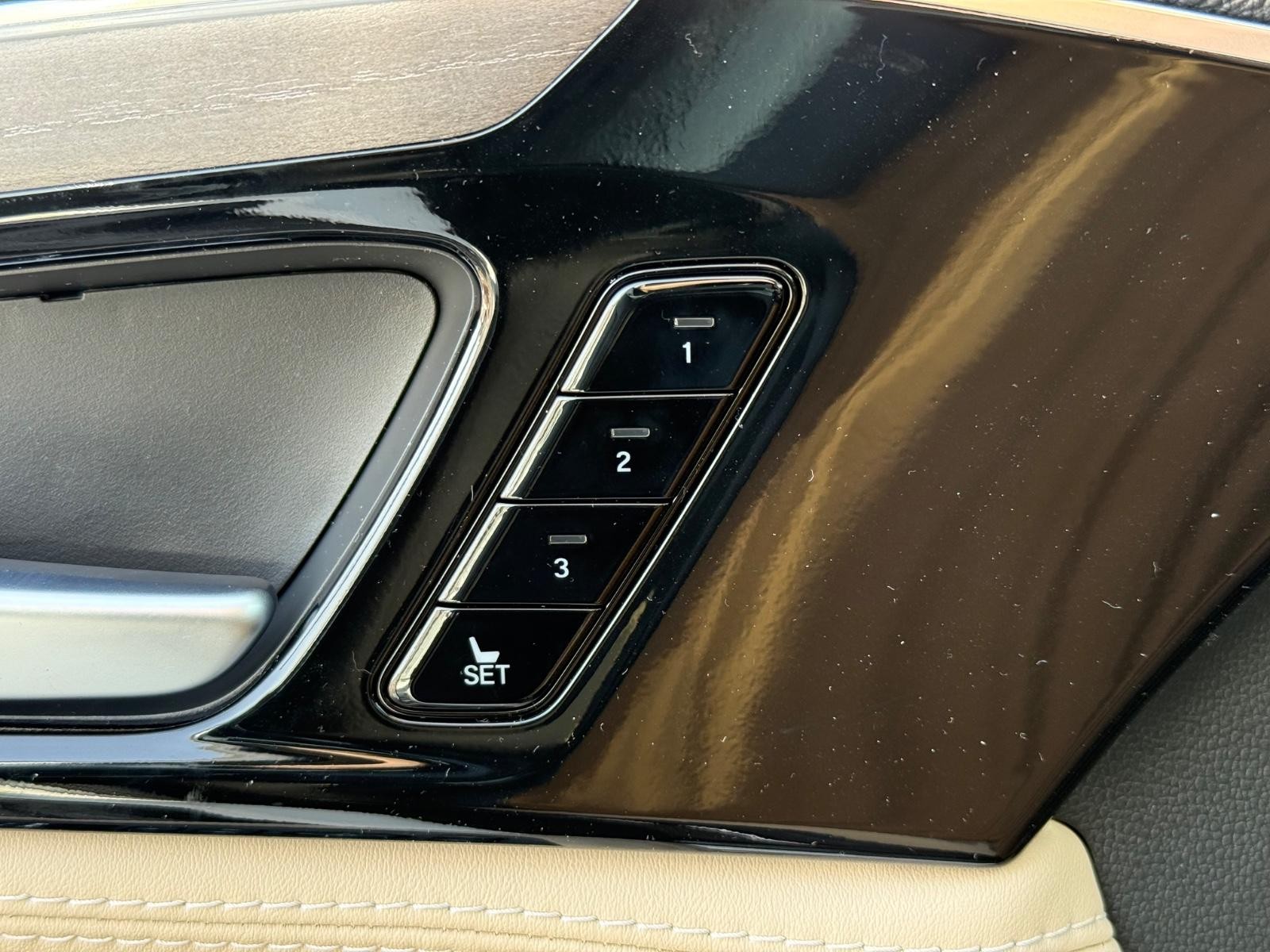 Acura MDX Vehicle Image 10