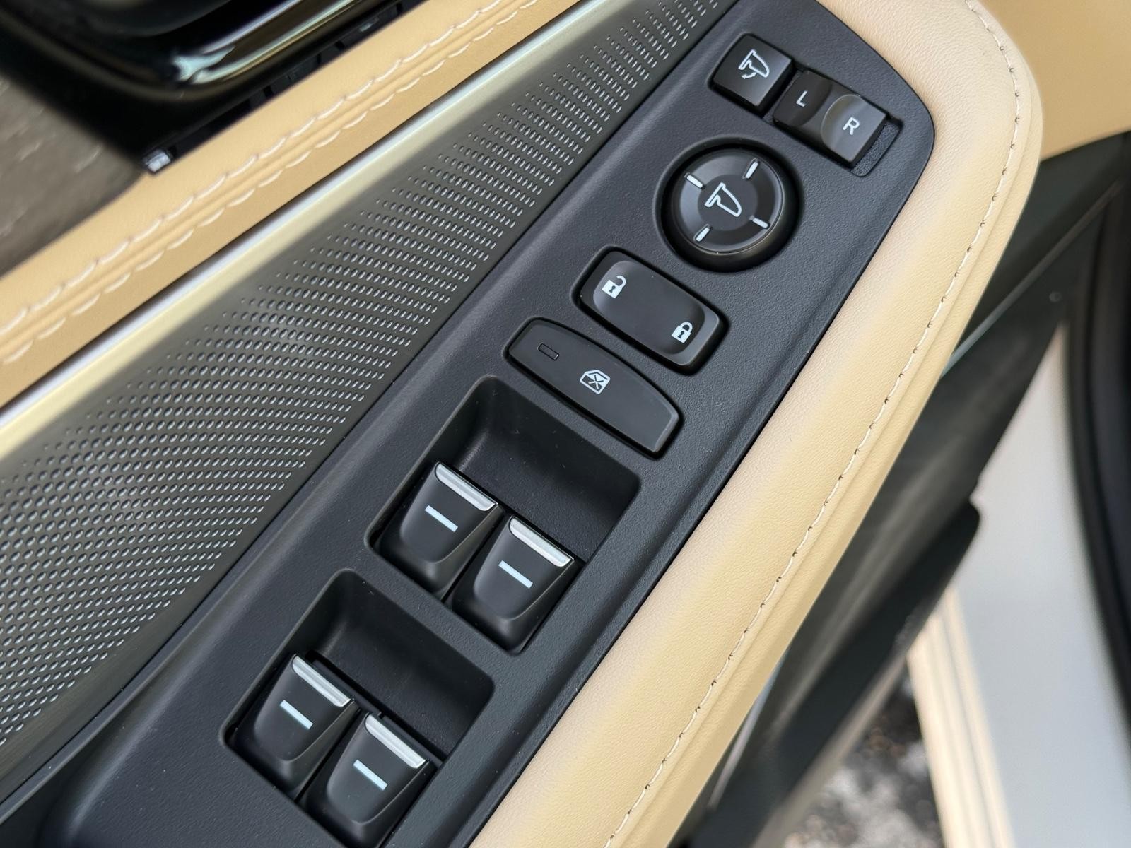 Acura MDX Vehicle Image 15