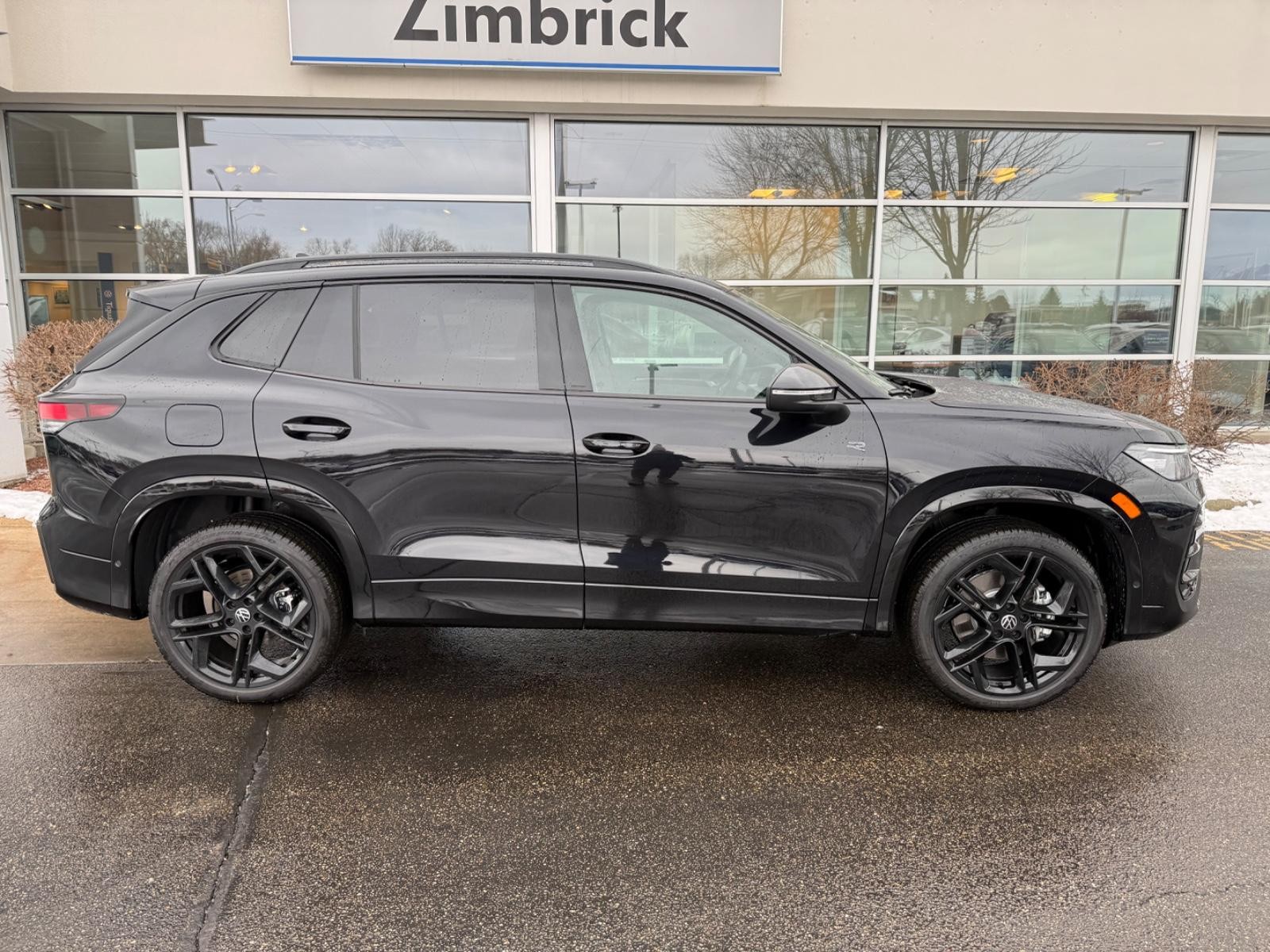 Volkswagen Tiguan Vehicle Image 02