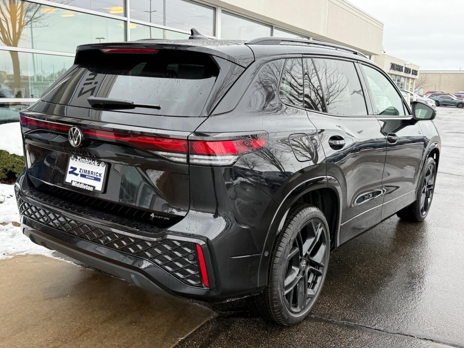 Volkswagen Tiguan Vehicle Image 03