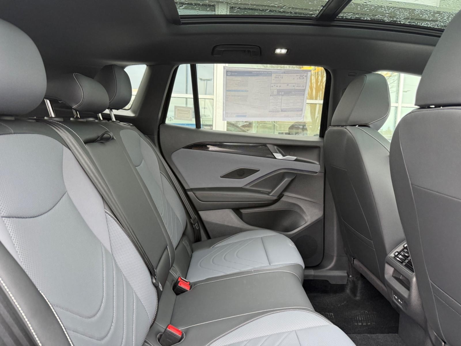 Volkswagen Tiguan Vehicle Image 05