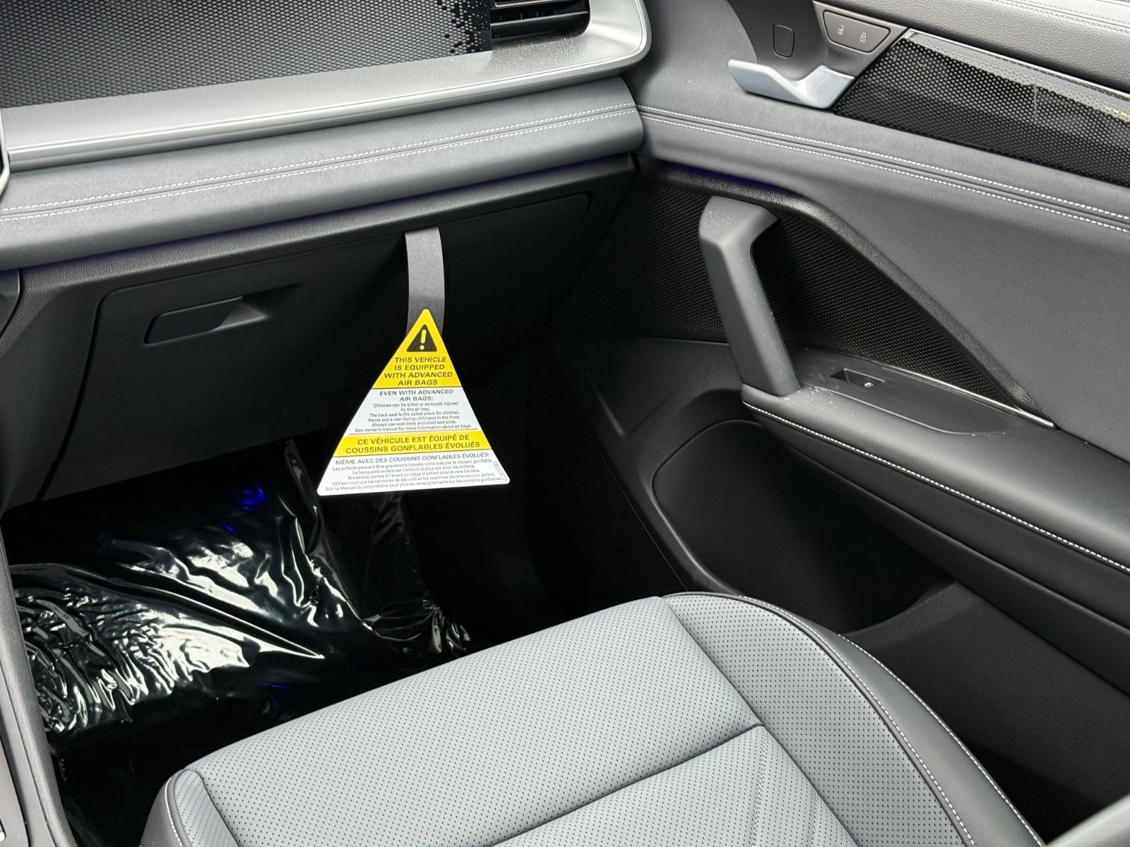 Volkswagen Tiguan Vehicle Image 09