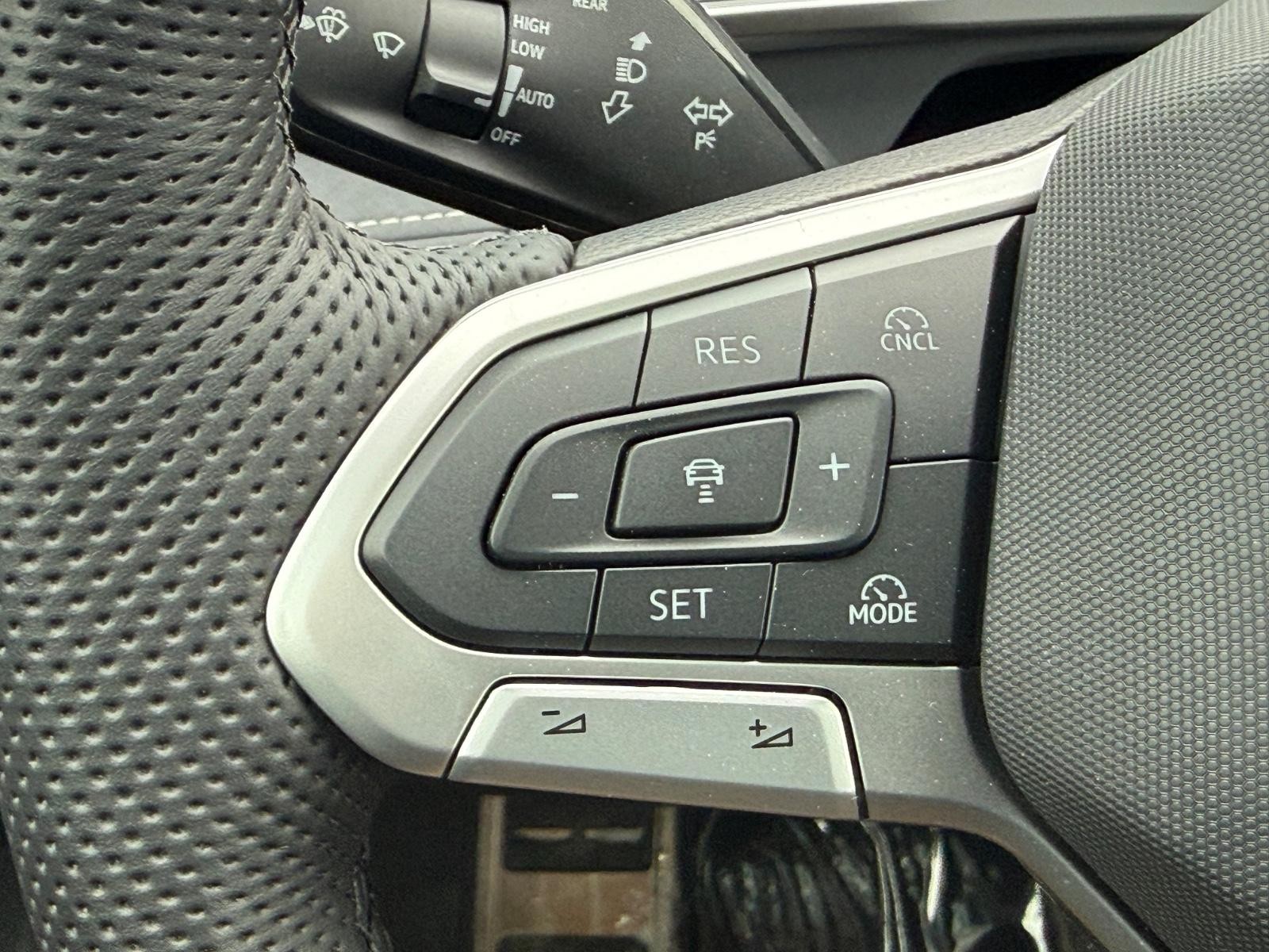 Volkswagen Tiguan Vehicle Image 10