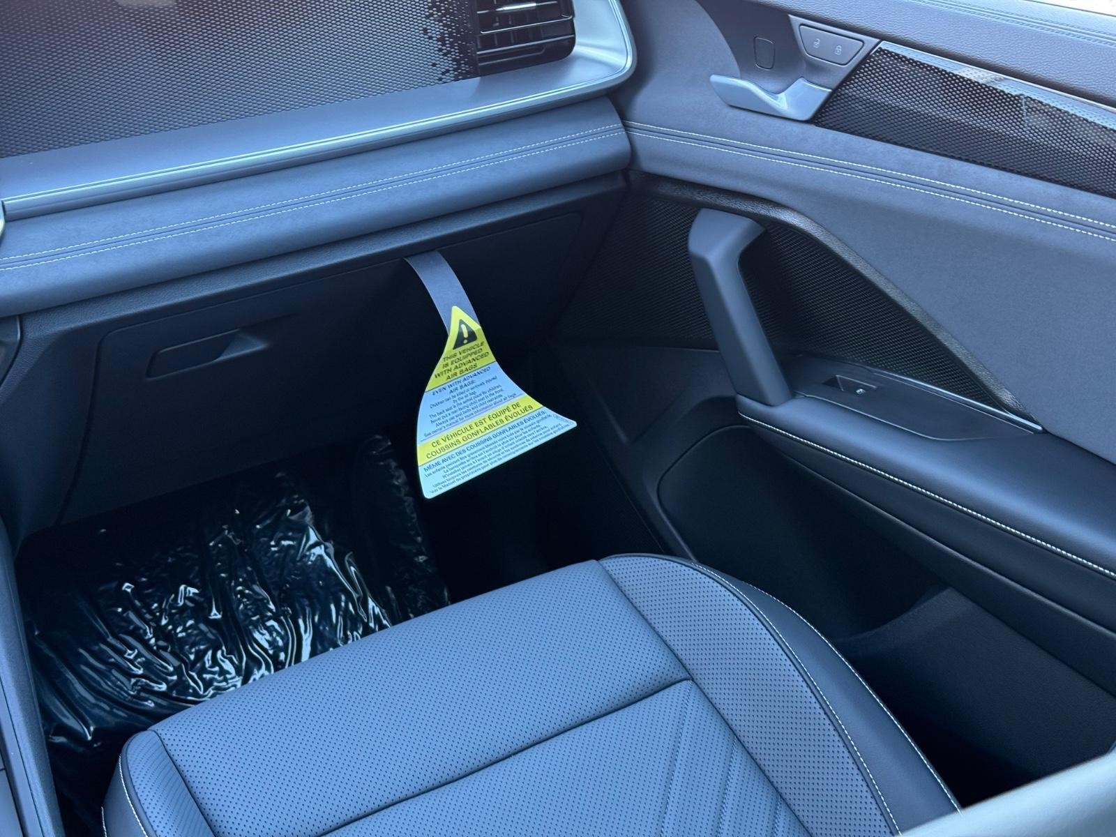 Volkswagen Tiguan Vehicle Image 09