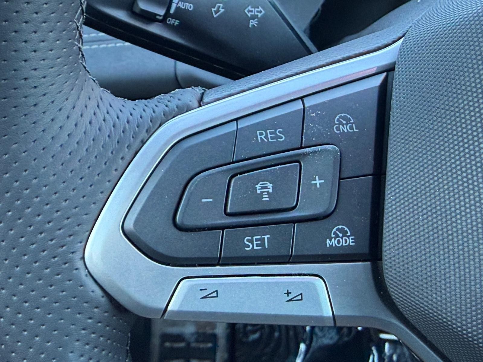 Volkswagen Tiguan Vehicle Image 10