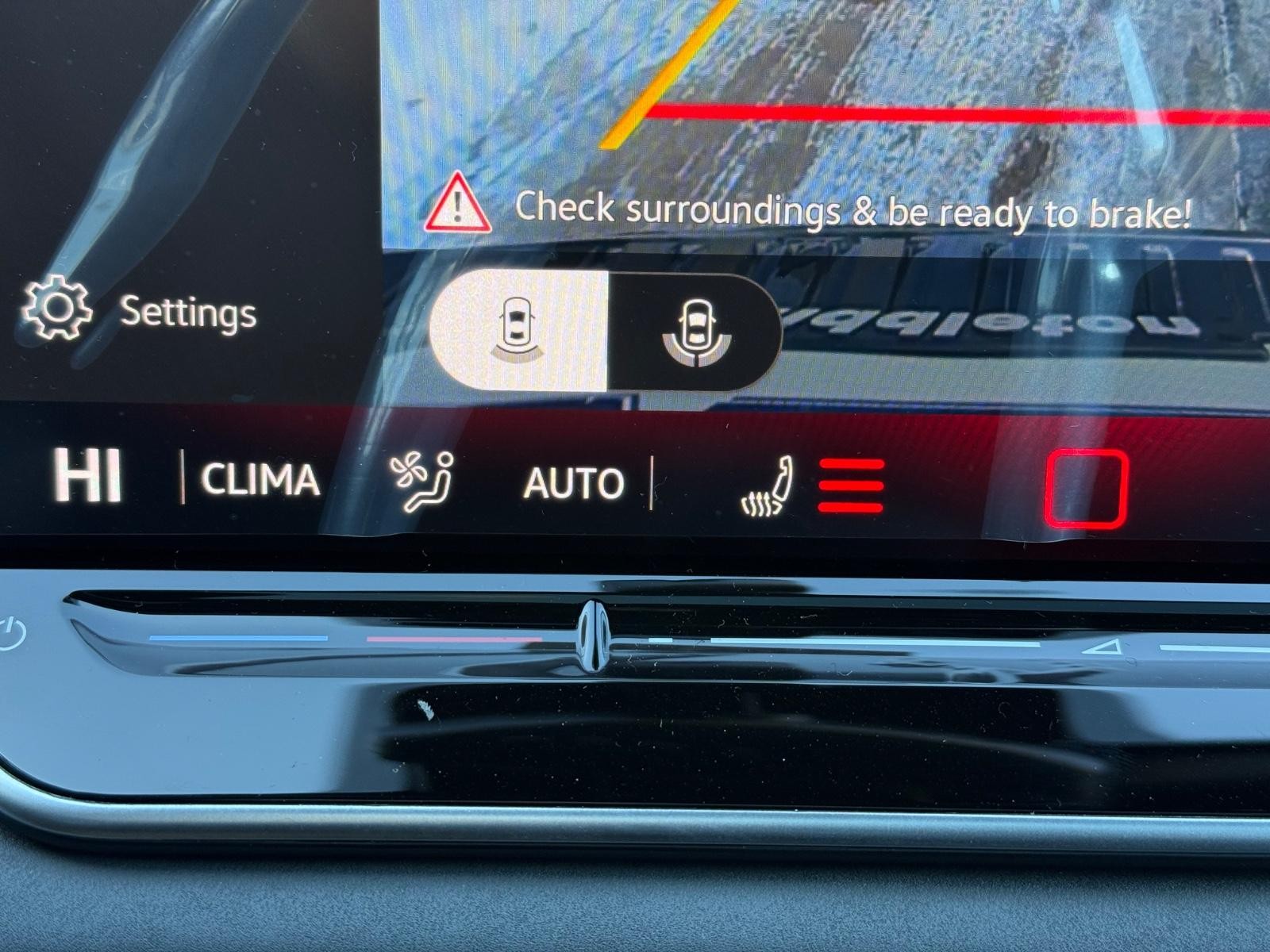 Volkswagen Tiguan Vehicle Image 14