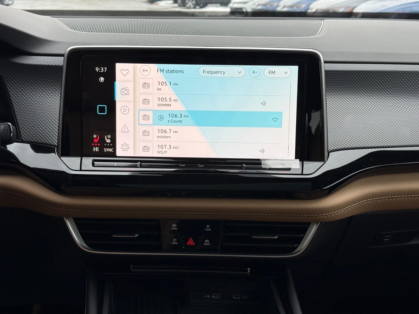 Volkswagen Atlas Cross Sport Vehicle Image 07