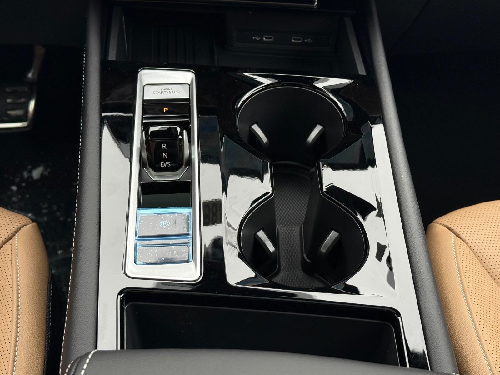 Volkswagen Atlas Cross Sport Vehicle Image 08