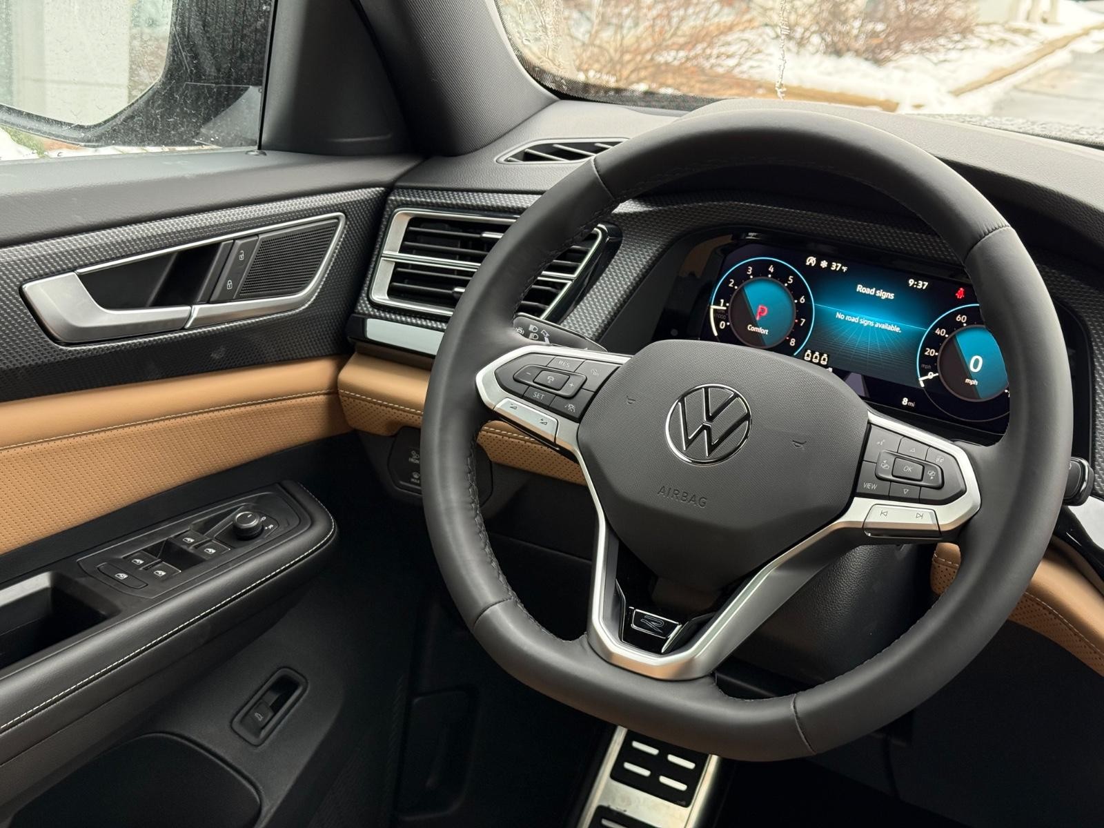 Volkswagen Atlas Cross Sport Vehicle Image 09