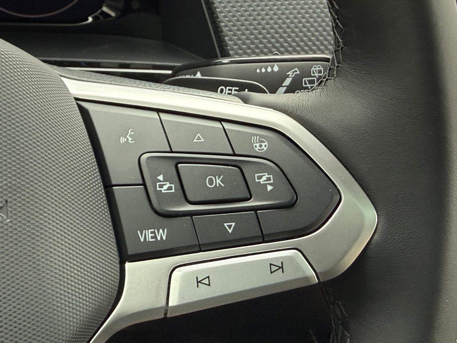 Volkswagen Atlas Cross Sport Vehicle Image 12