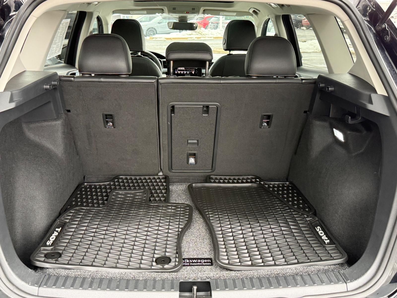 Volkswagen Taos Vehicle Image 05