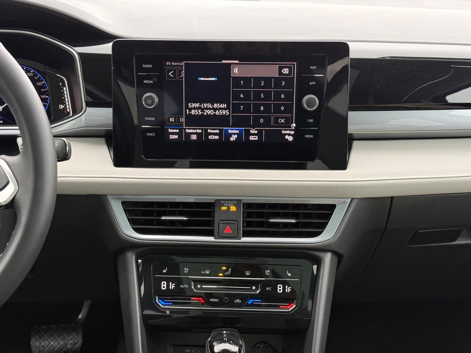 Volkswagen Taos Vehicle Image 12