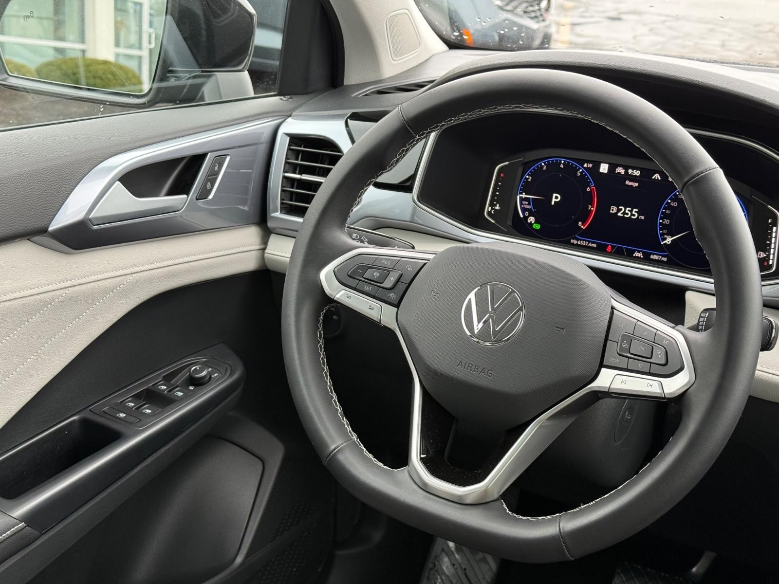 Volkswagen Taos Vehicle Image 14