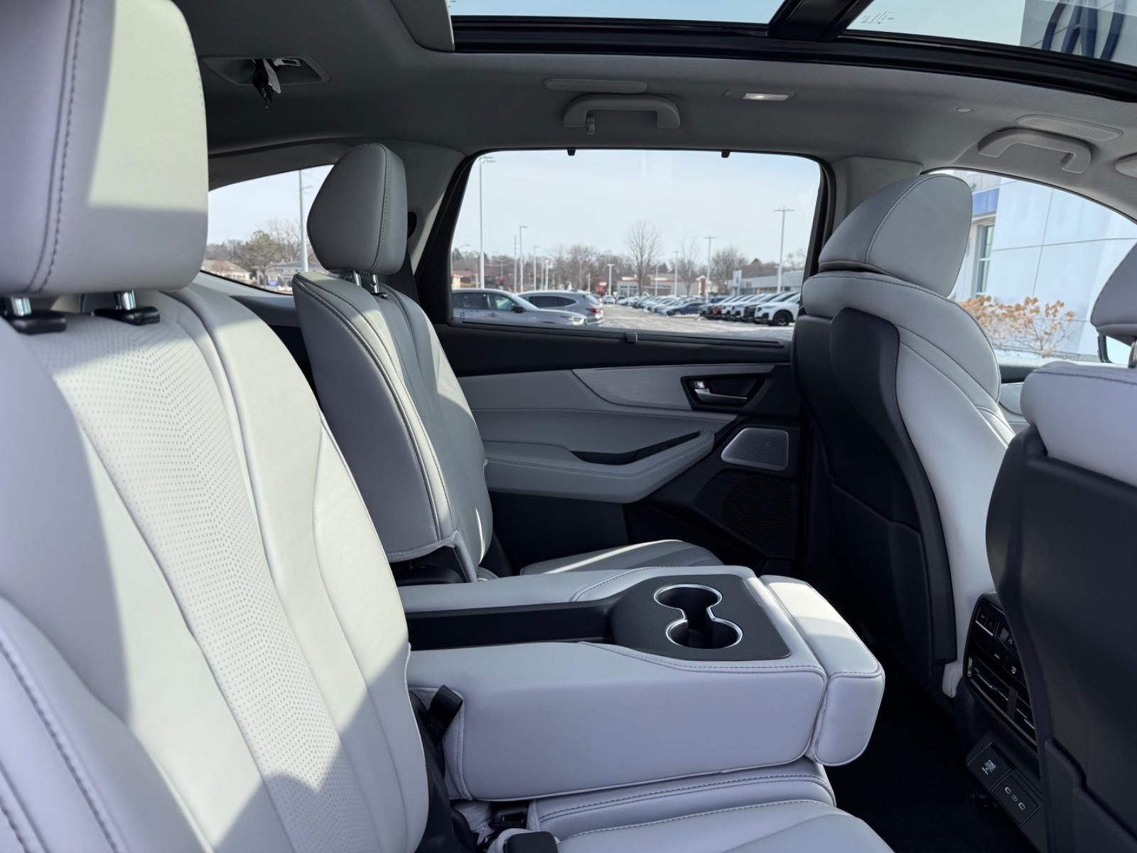 Acura MDX Vehicle Image 10