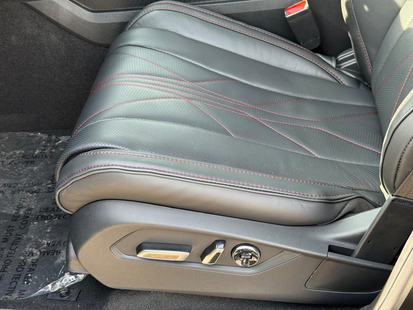 Acura MDX Vehicle Image 16