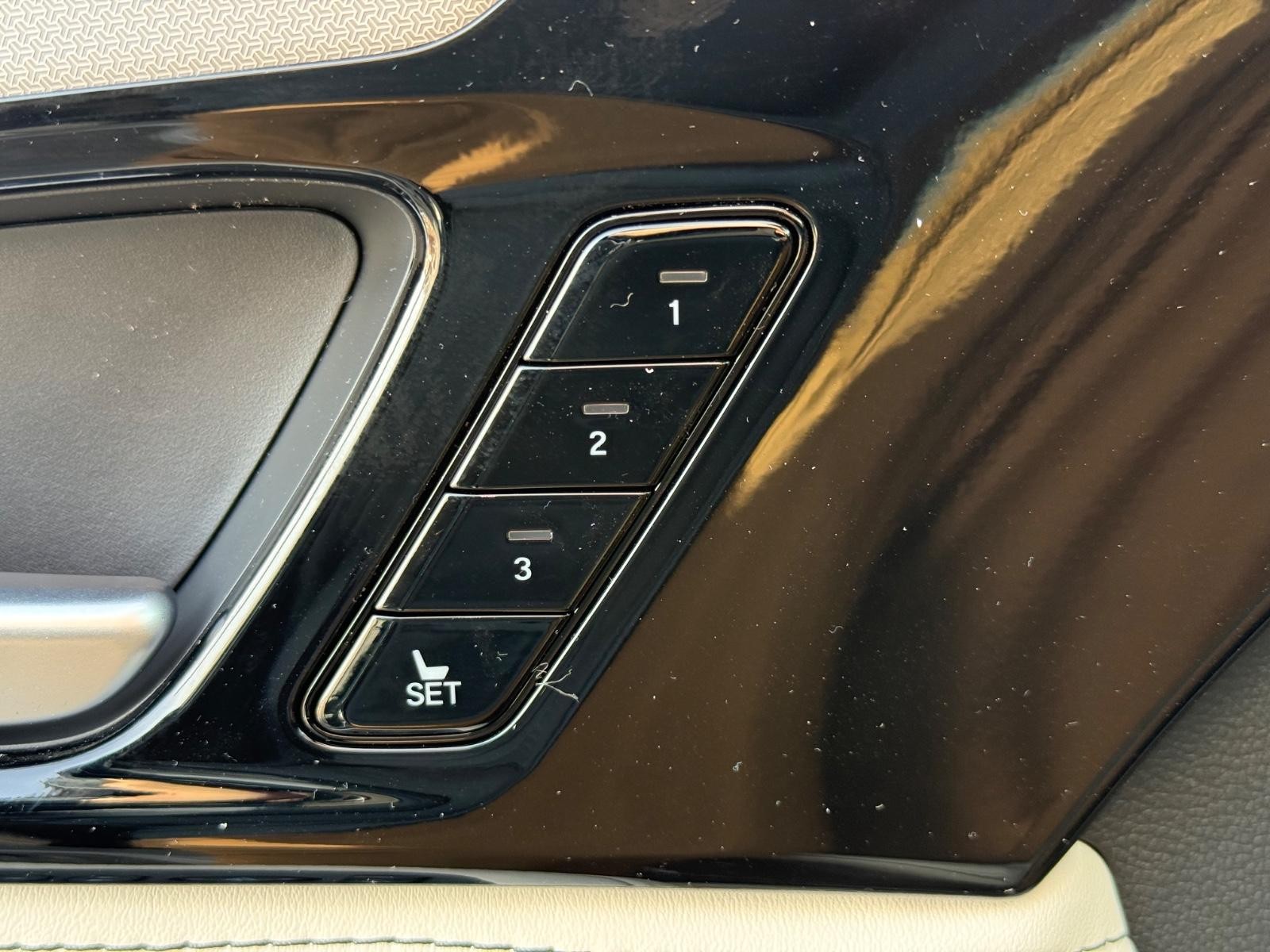 Acura MDX Vehicle Image 10