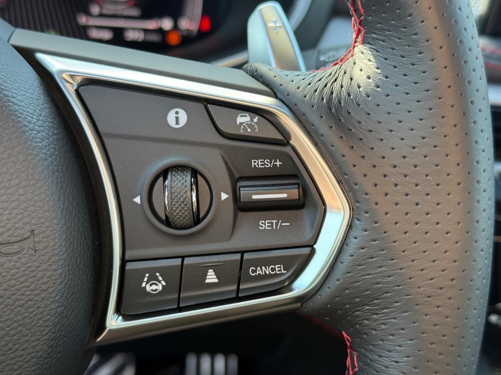 Acura MDX Vehicle Image 13