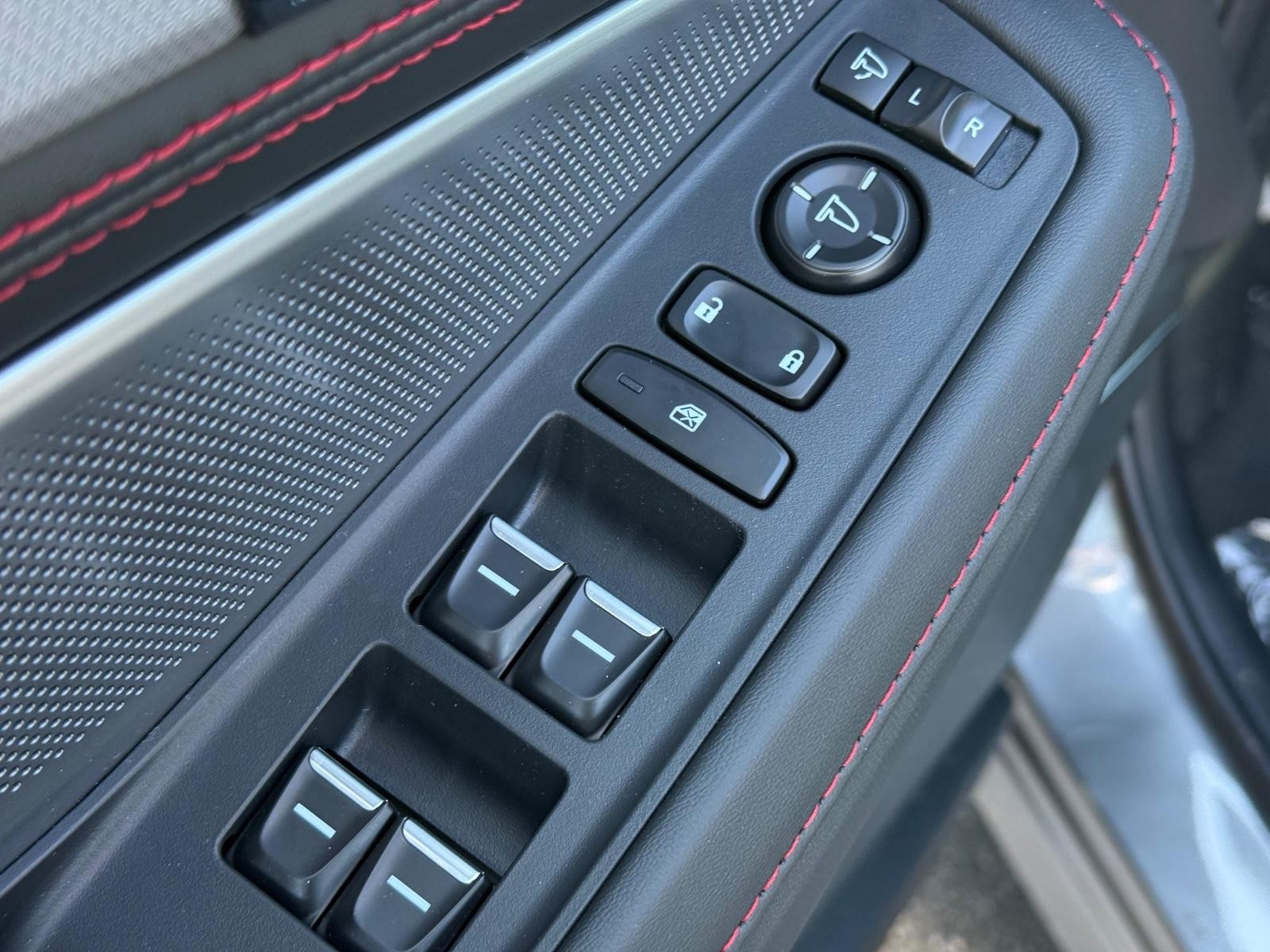 Acura MDX Vehicle Image 16