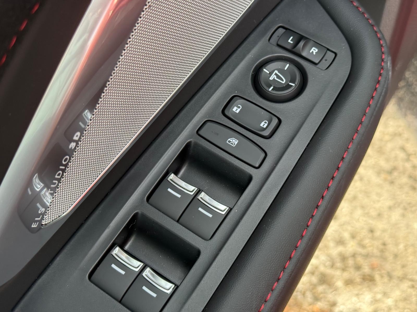 Acura RDX Vehicle Image 15