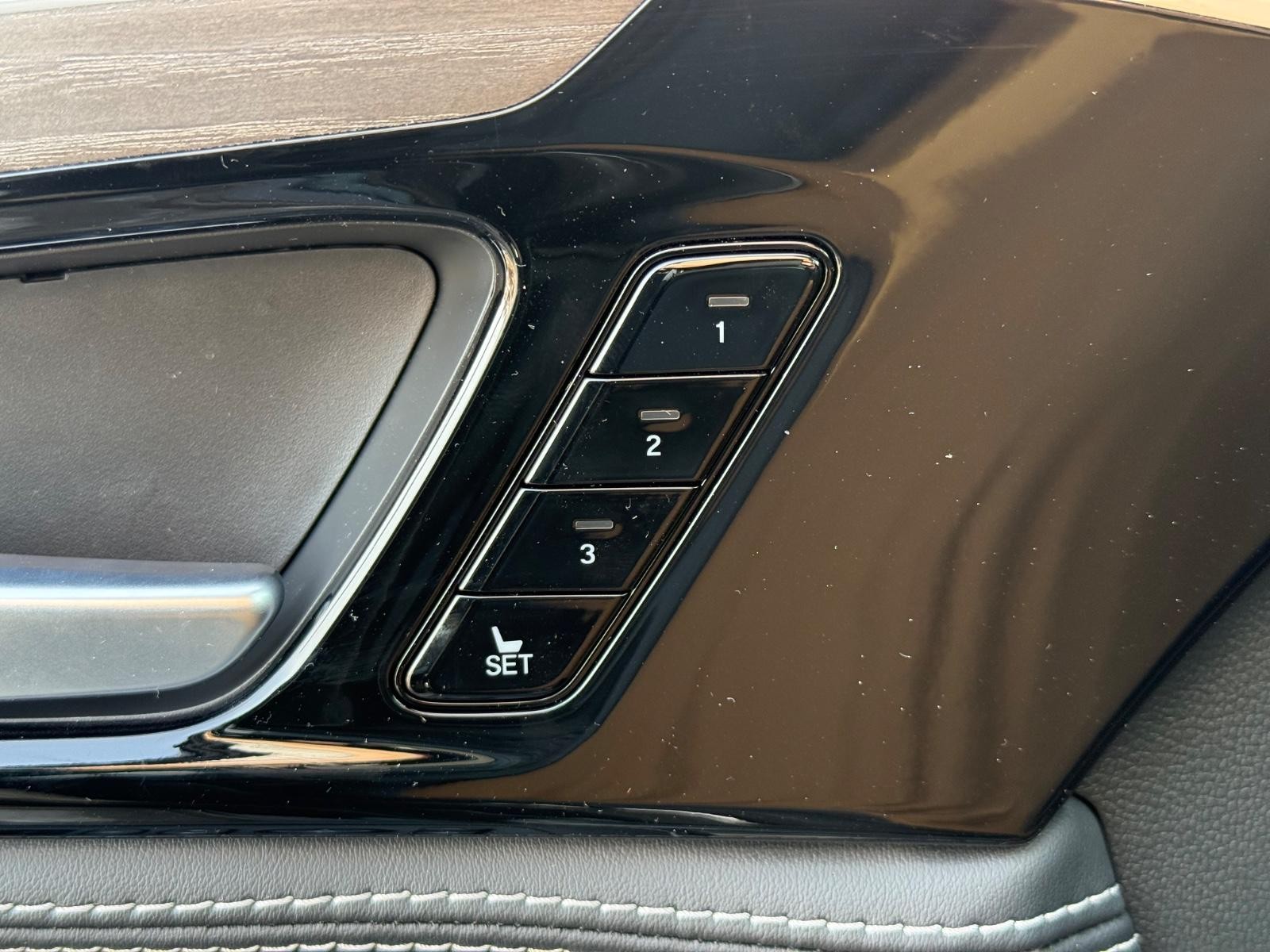 Acura MDX Vehicle Image 10