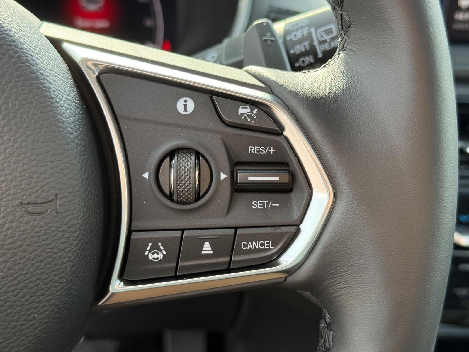 Acura MDX Vehicle Image 12