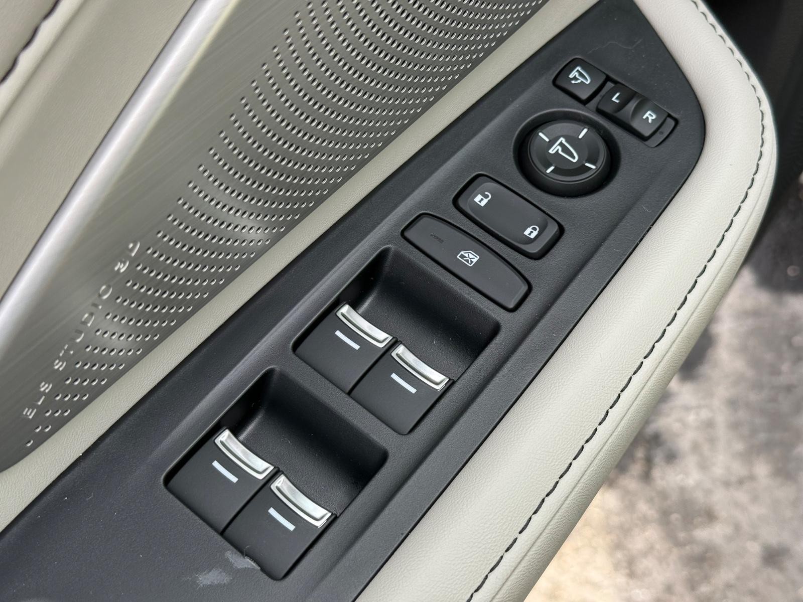 Acura RDX Vehicle Image 30