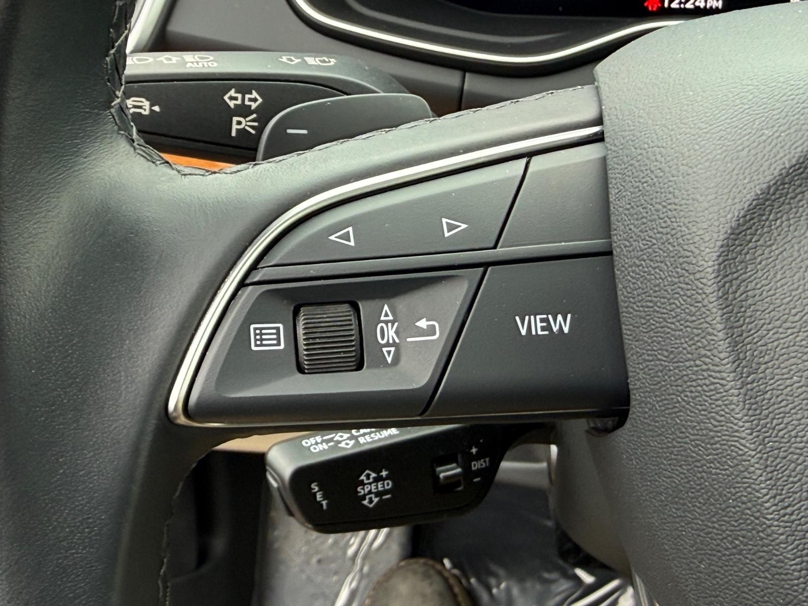 Audi Q5 Vehicle Full-screen Gallery Image 17