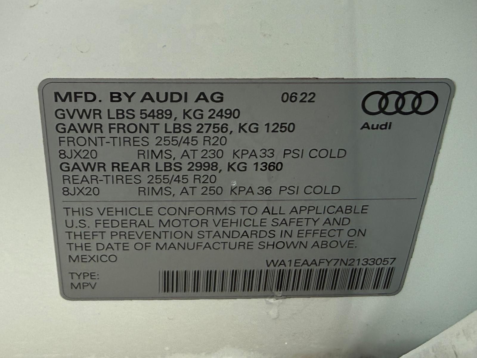 Audi Q5 Vehicle Full-screen Gallery Image 24