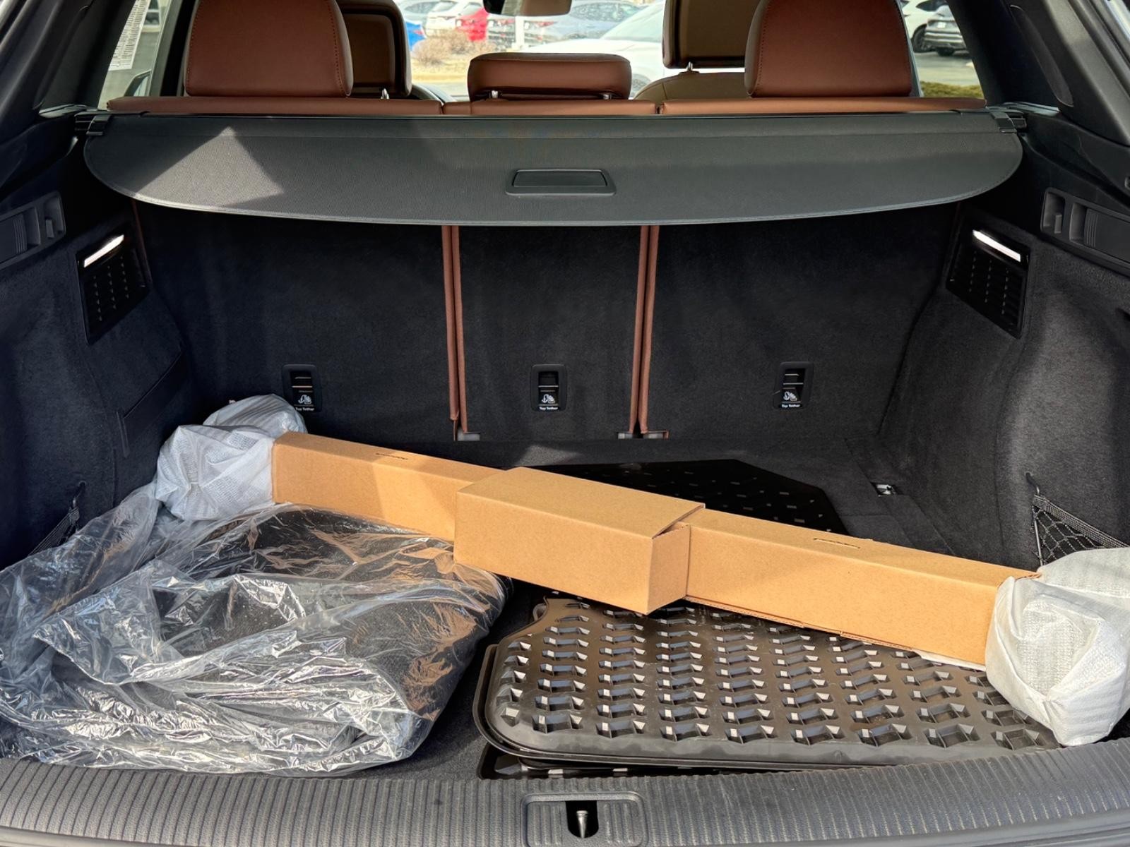 Audi Q5 Vehicle Full-screen Gallery Image 05