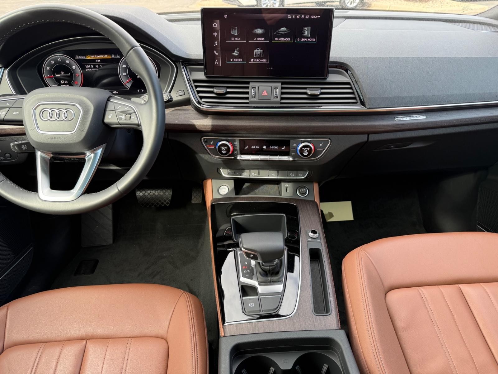 Audi Q5 Vehicle Full-screen Gallery Image 11