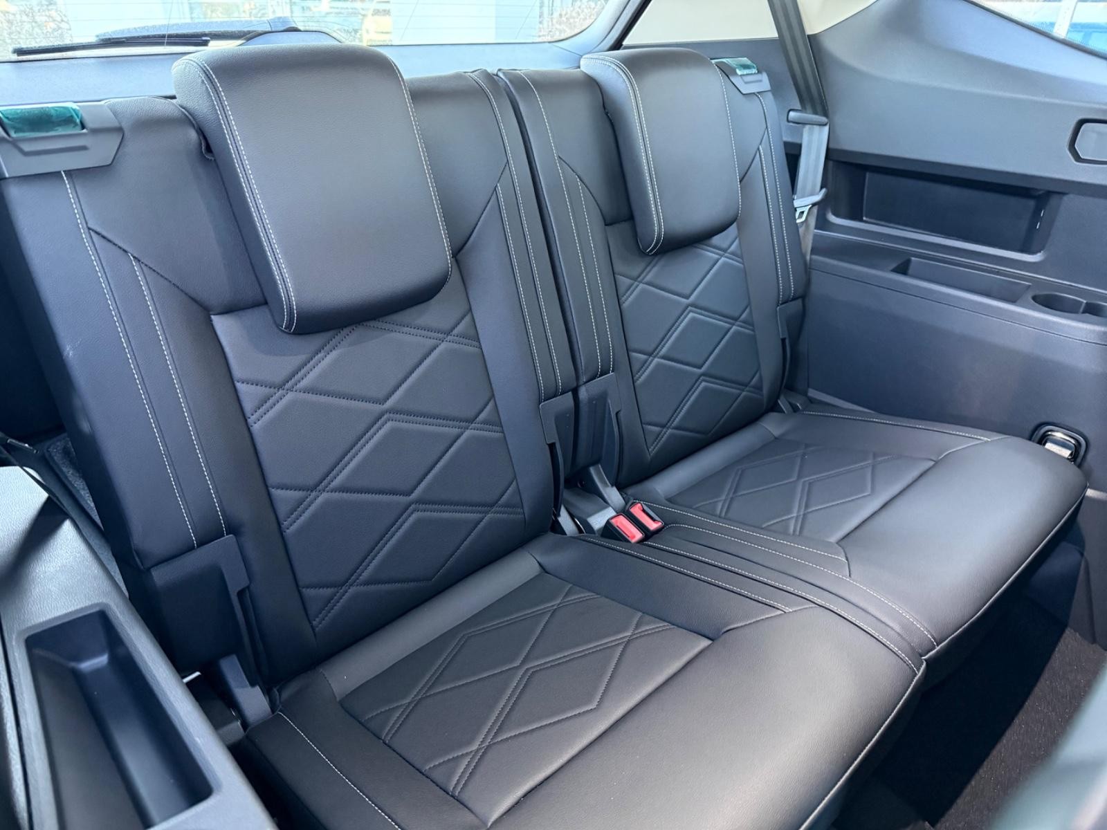 Volkswagen Atlas Vehicle Image 05