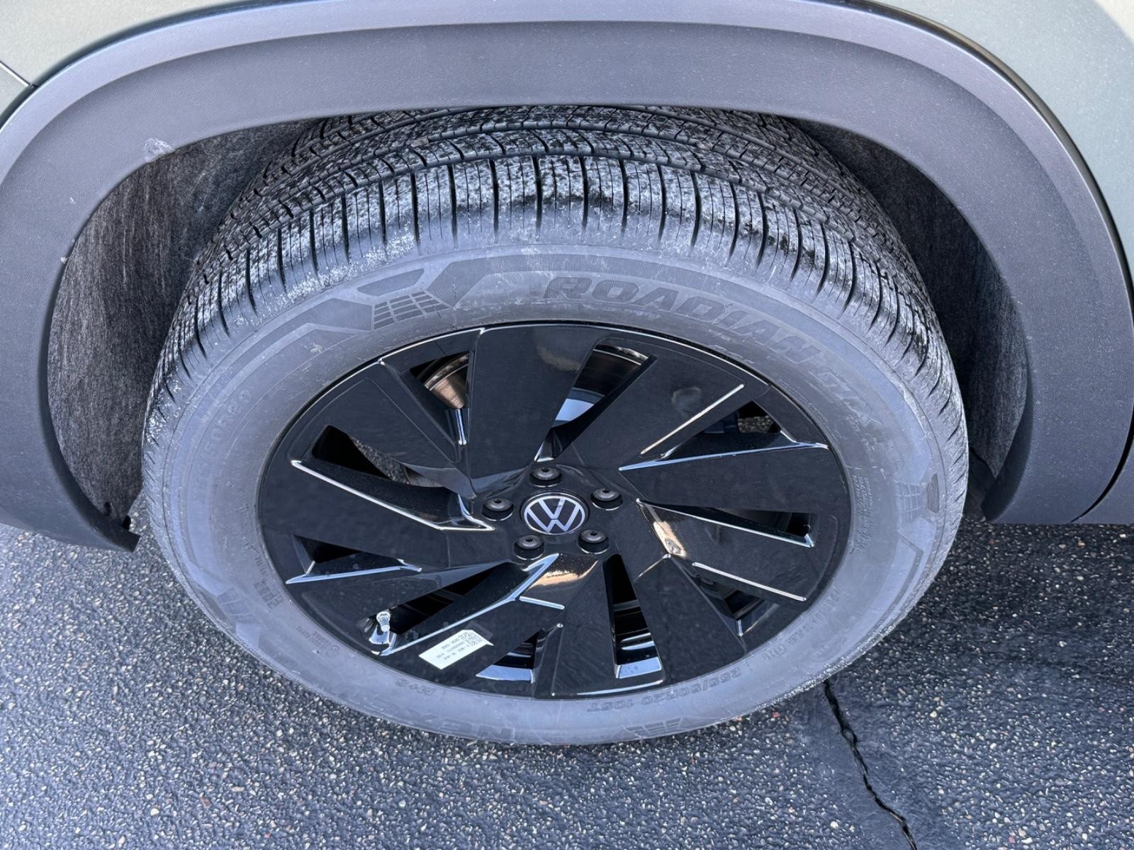 Volkswagen Atlas Cross Sport Vehicle Image 04