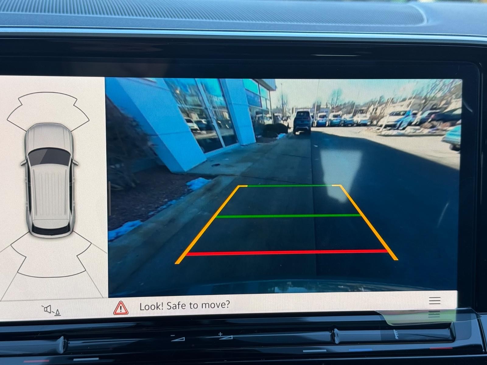 Volkswagen Atlas Cross Sport Vehicle Image 13