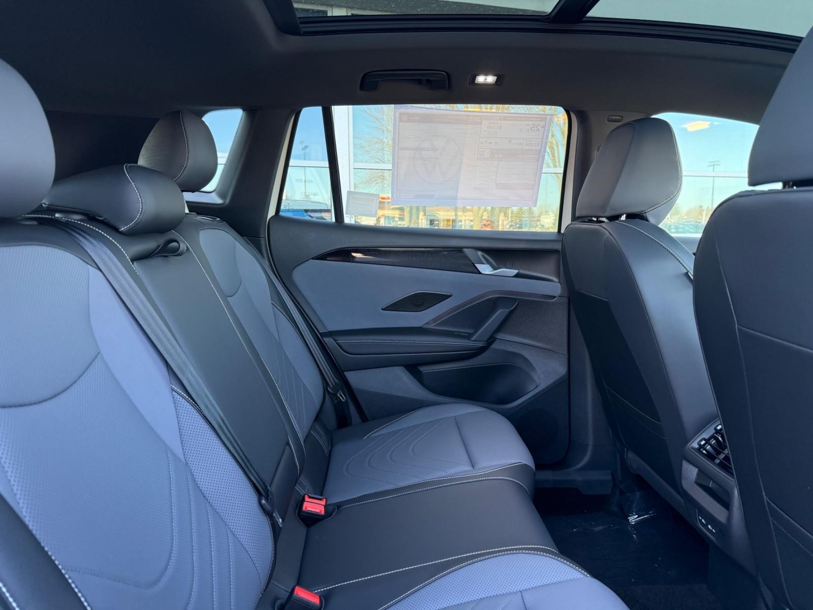 Volkswagen Tiguan Vehicle Image 04