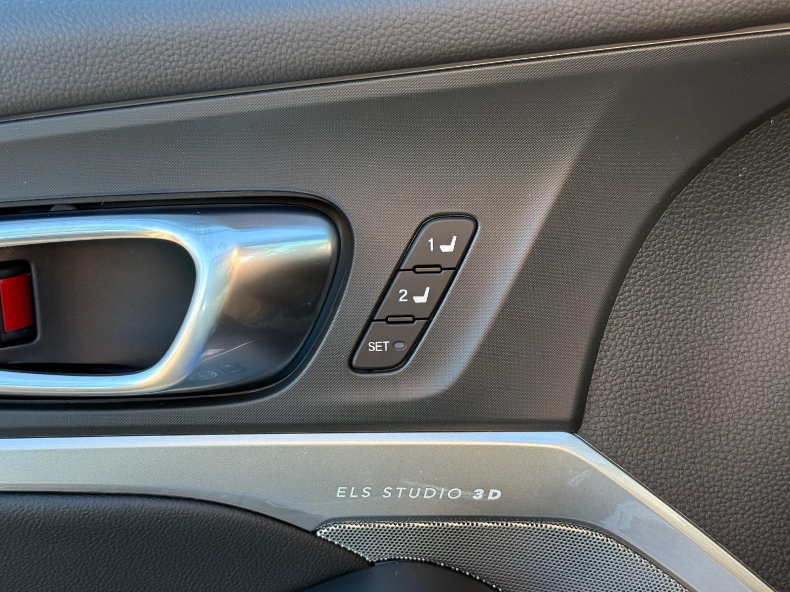 Acura Integra Vehicle Image 11