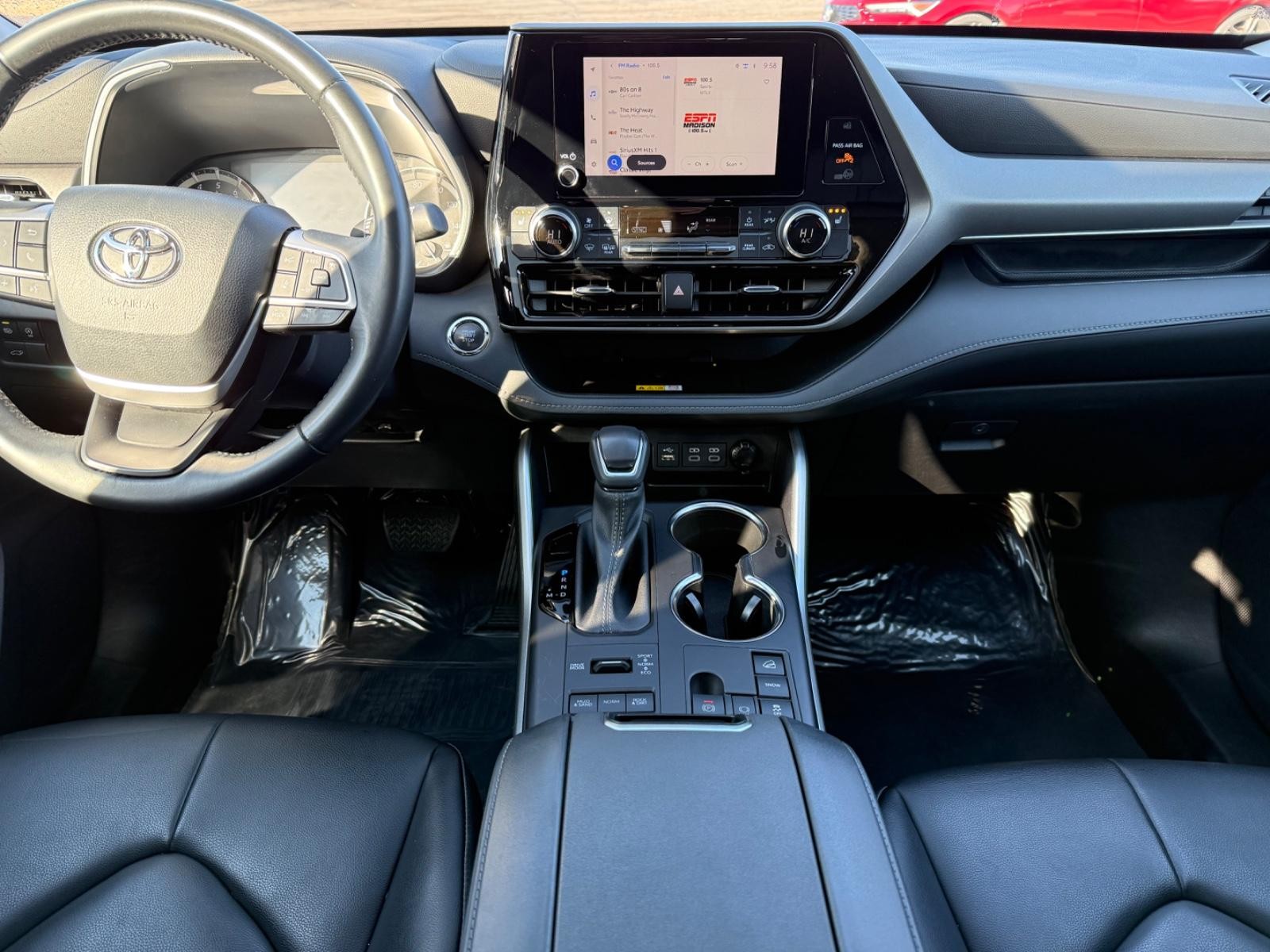 Toyota Highlander Vehicle Image 11