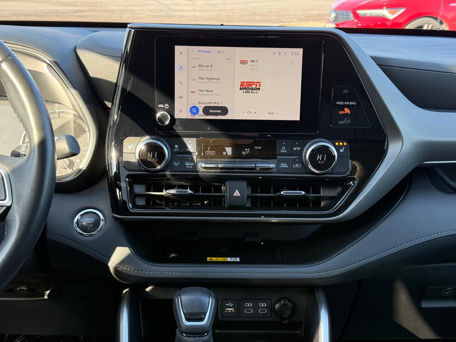 Toyota Highlander Vehicle Image 12