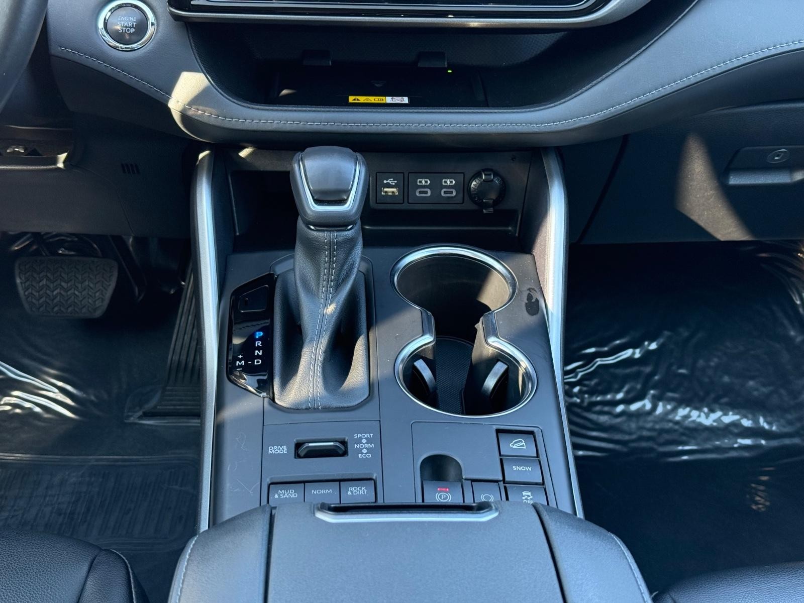 Toyota Highlander Vehicle Image 13