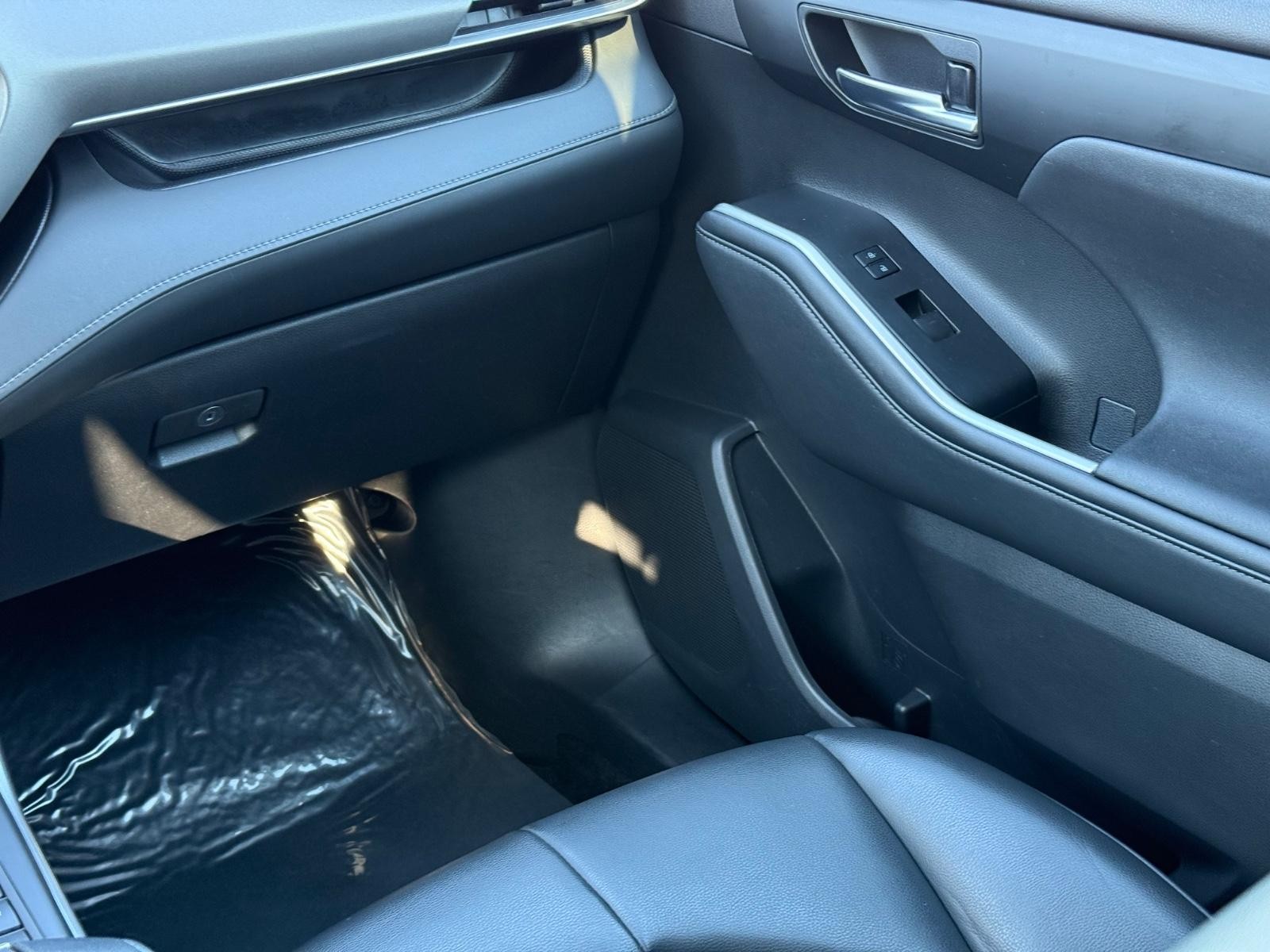 Toyota Highlander Vehicle Image 15