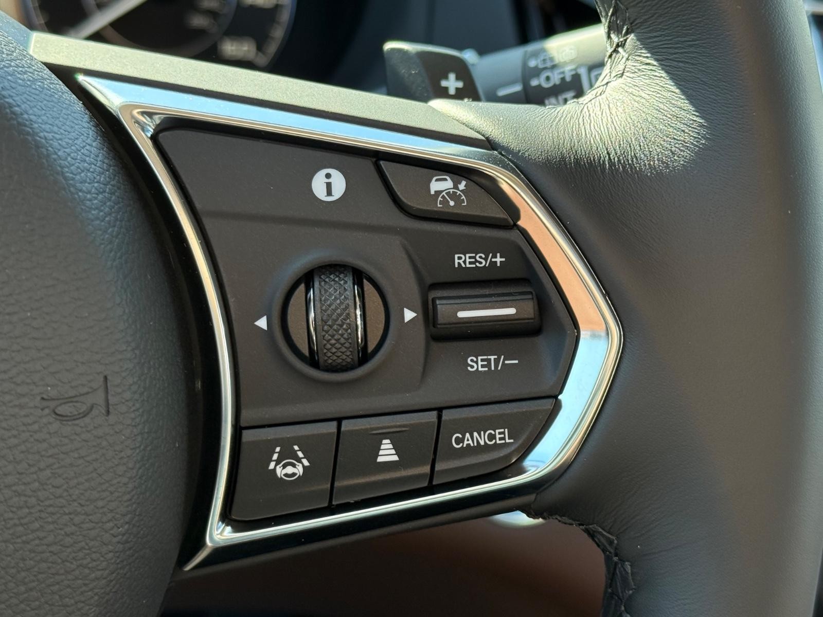 Acura RDX Vehicle Image 13