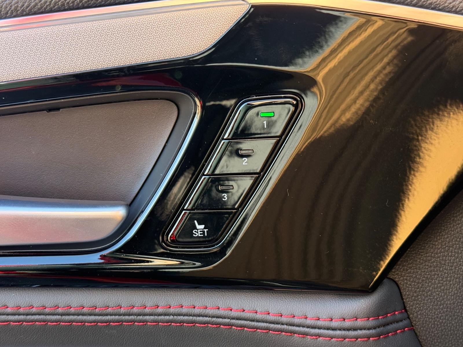 Acura MDX Vehicle Image 11