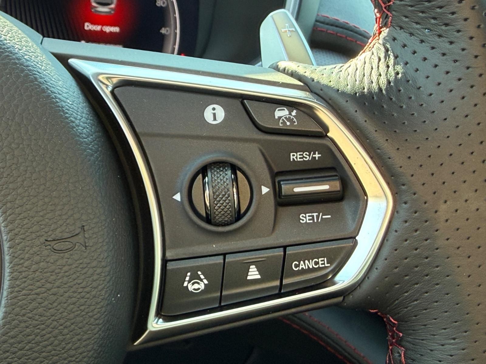 Acura MDX Vehicle Image 13