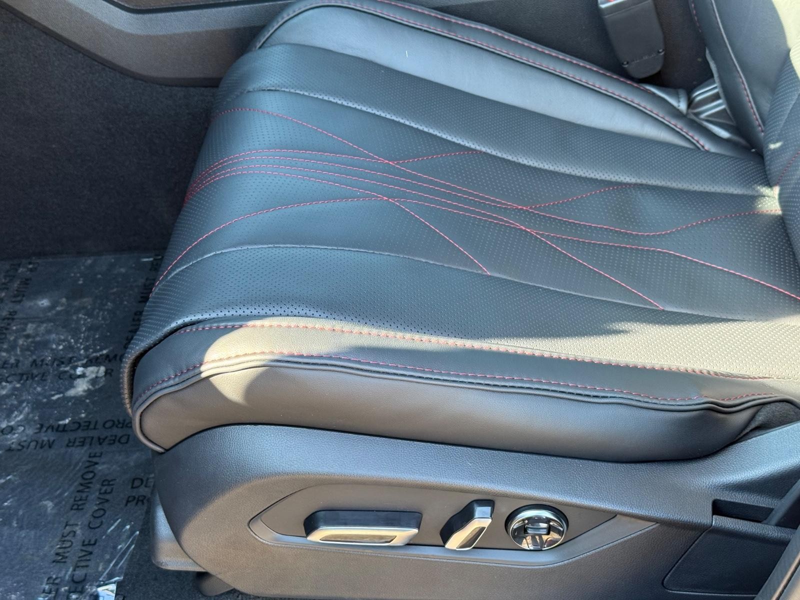 Acura MDX Vehicle Image 17