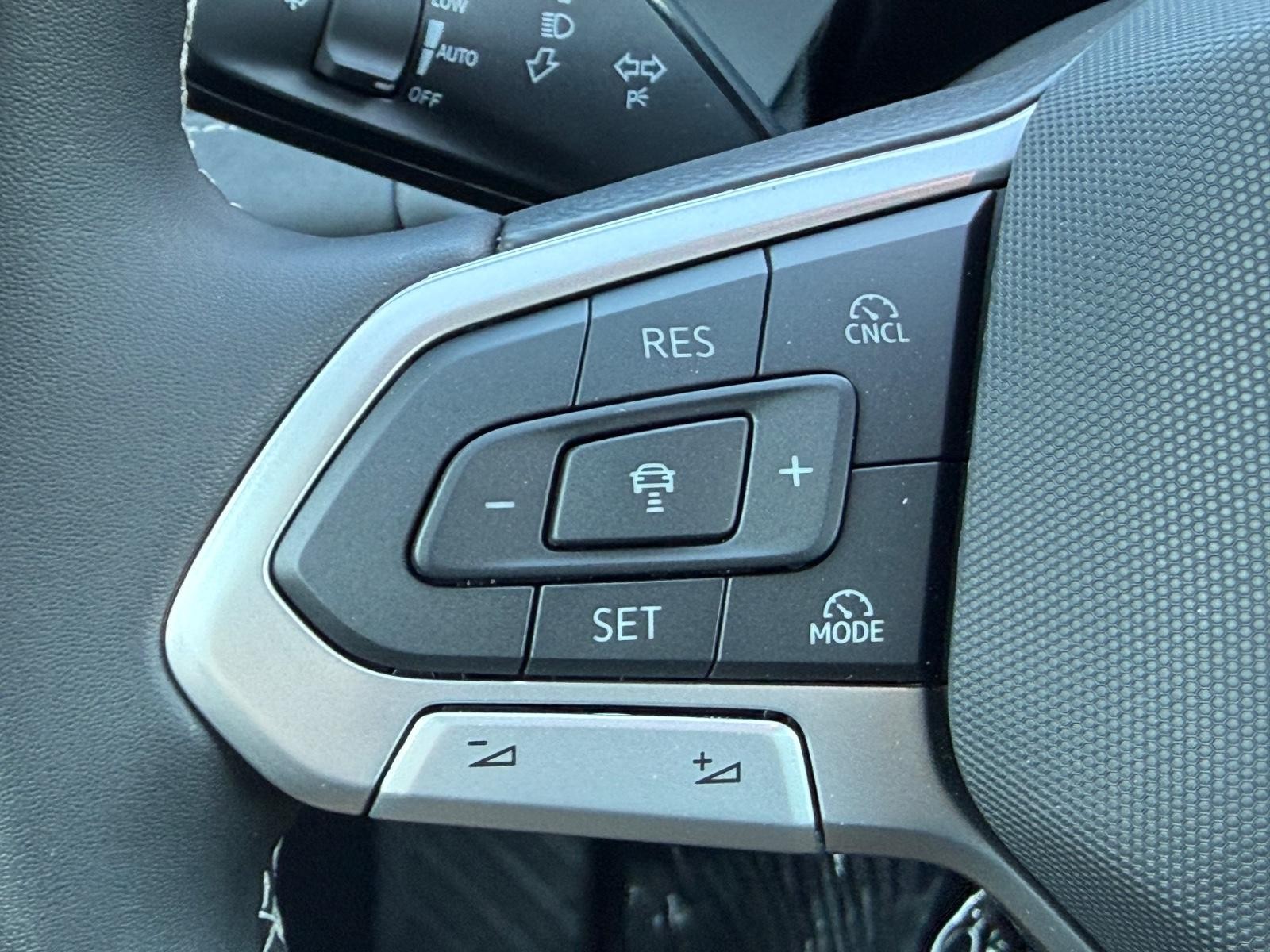 Volkswagen Tiguan Vehicle Image 10