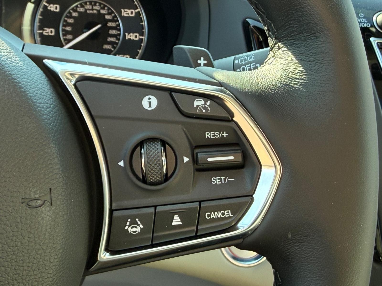 Acura RDX Vehicle Image 13