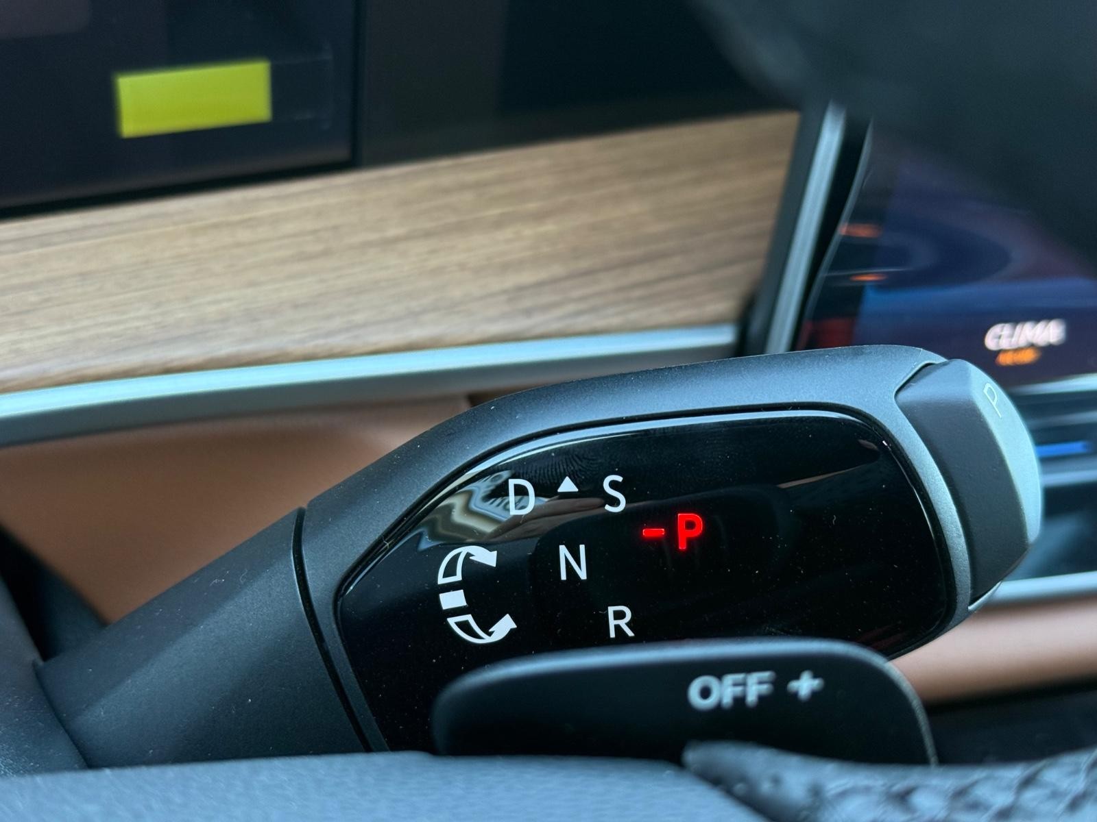 Volkswagen Tiguan Vehicle Image 12